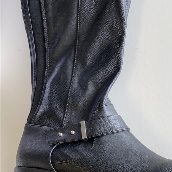 Boots - Picture 2 of 4